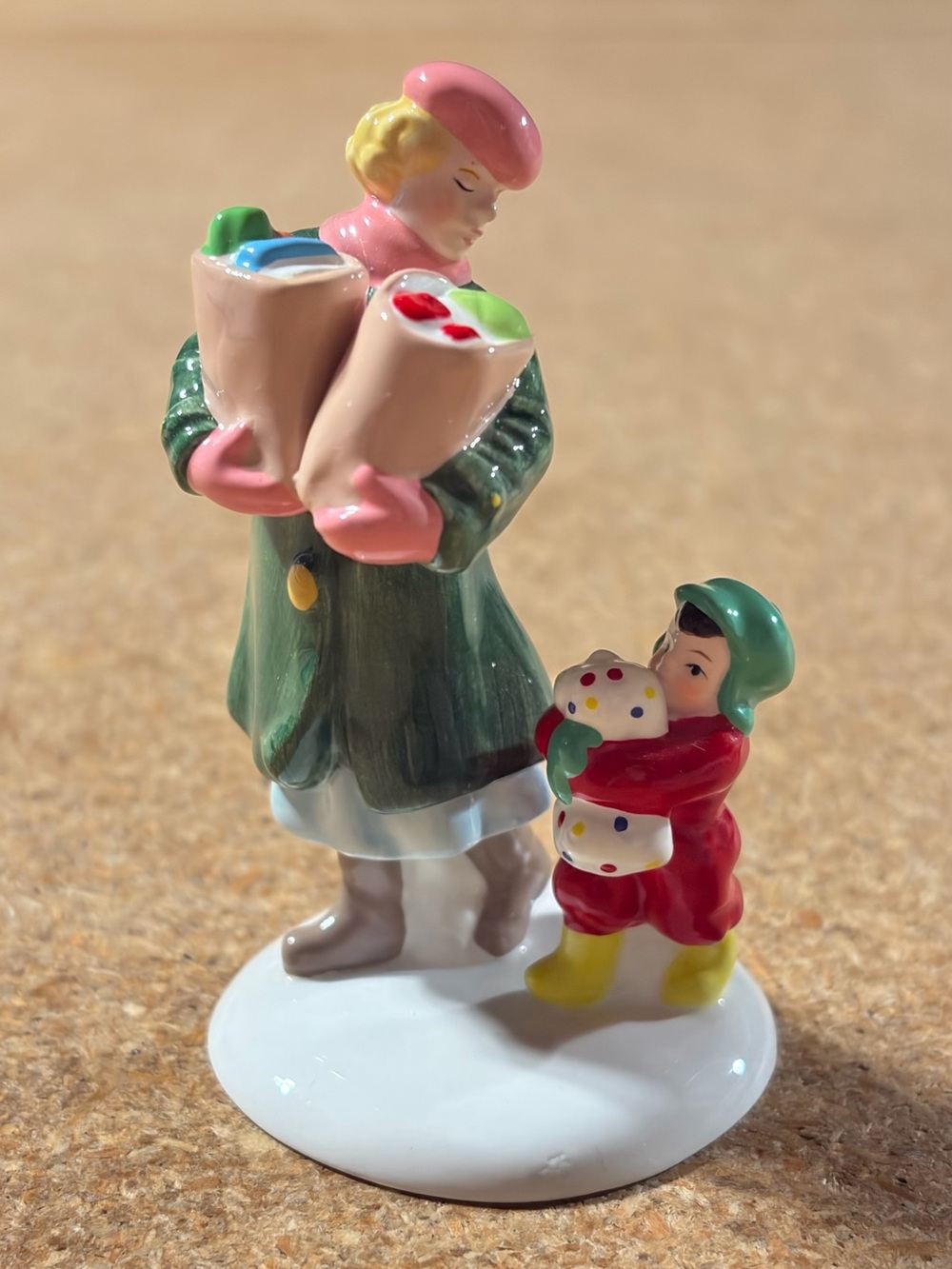 Department 56 Original Snow Village Main Street Villagers Mother Child Figurine